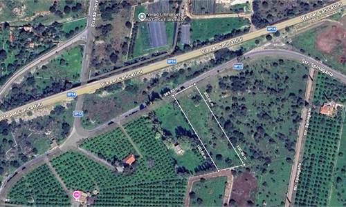 Strada spinagallo Floridia-Cassibile lotto di terreno con rudere